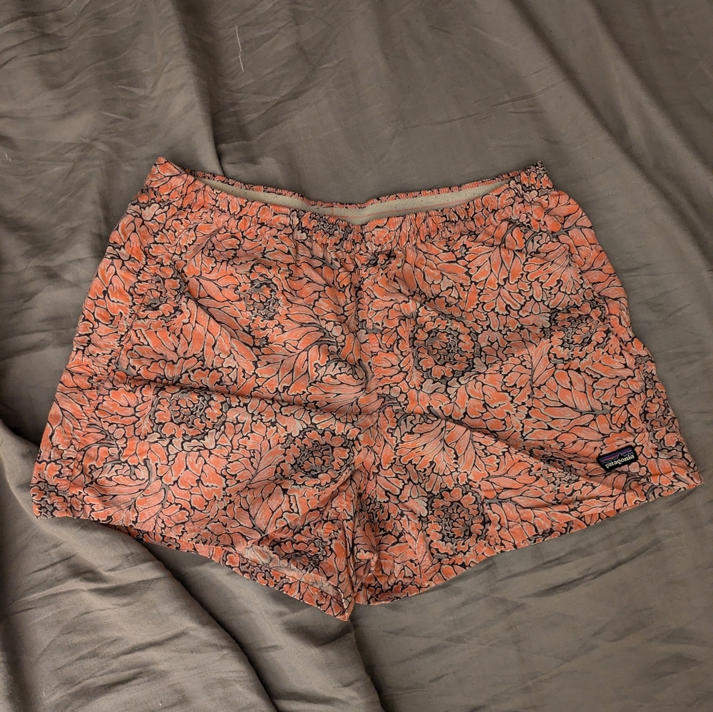 Women's Size L Patagonia Baggies